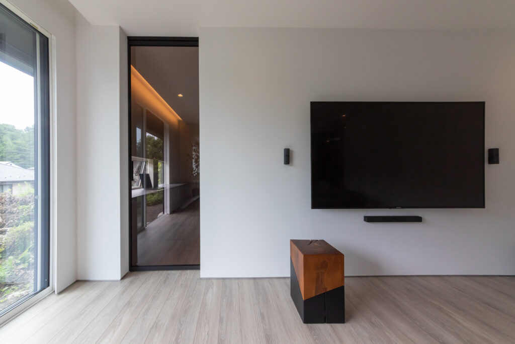 リフォーム後 リビングのハイドア